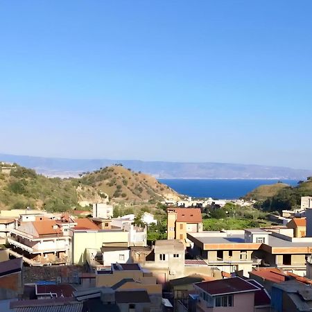 Fra Mare E Collina Nella Quiete Del Borgo Apartment Messina Exterior photo